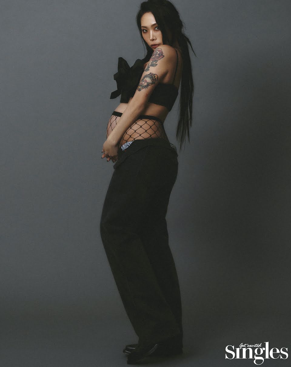 Penari “Street Woman Fighter” Honey J Pamer Kehamilan Di Majalah